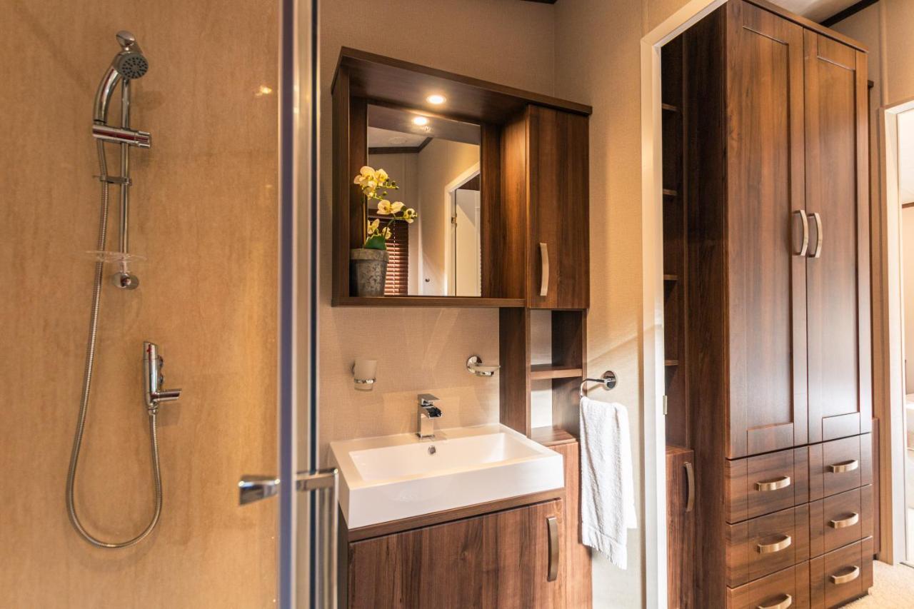 Sutton Lodge With Hot Tub Йорк Экстерьер фото